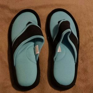 NIB Avon Memory foam flip flops